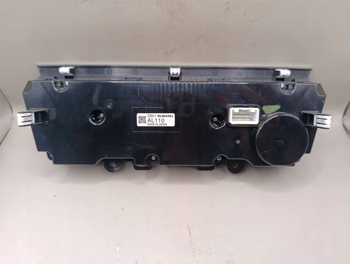 Subaru Outback (BS) Pannello Clima AL110 Usato image 3