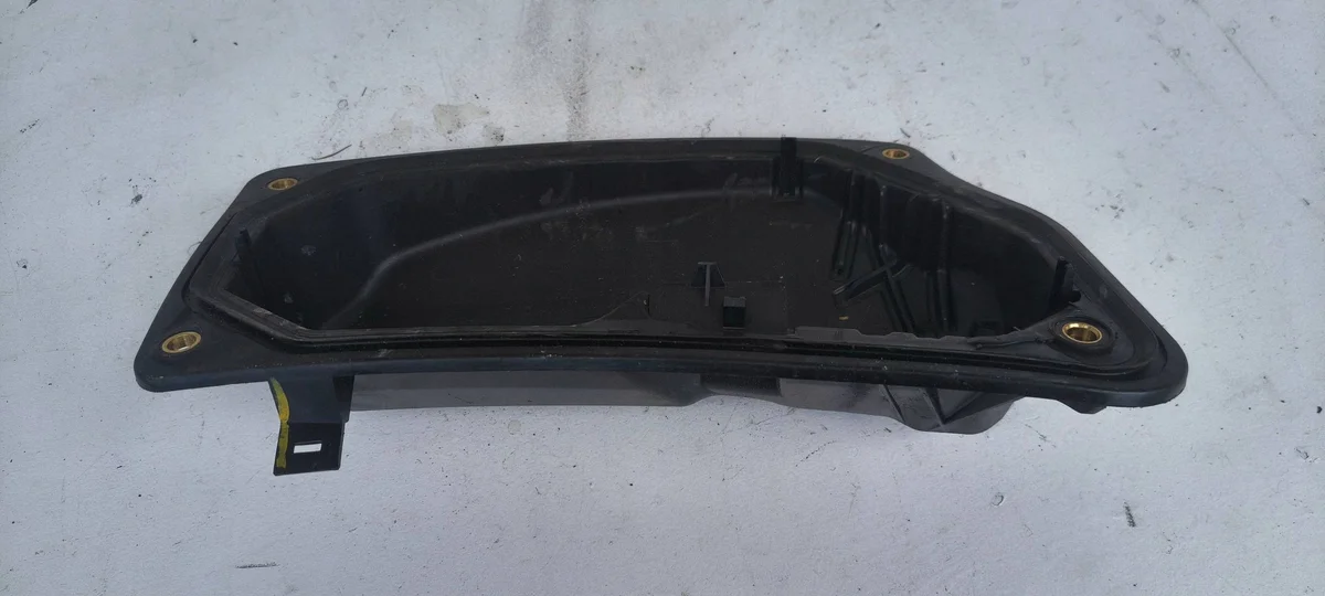 Abdeckung Scheibenwischermotor BMW X1 E84 image 3