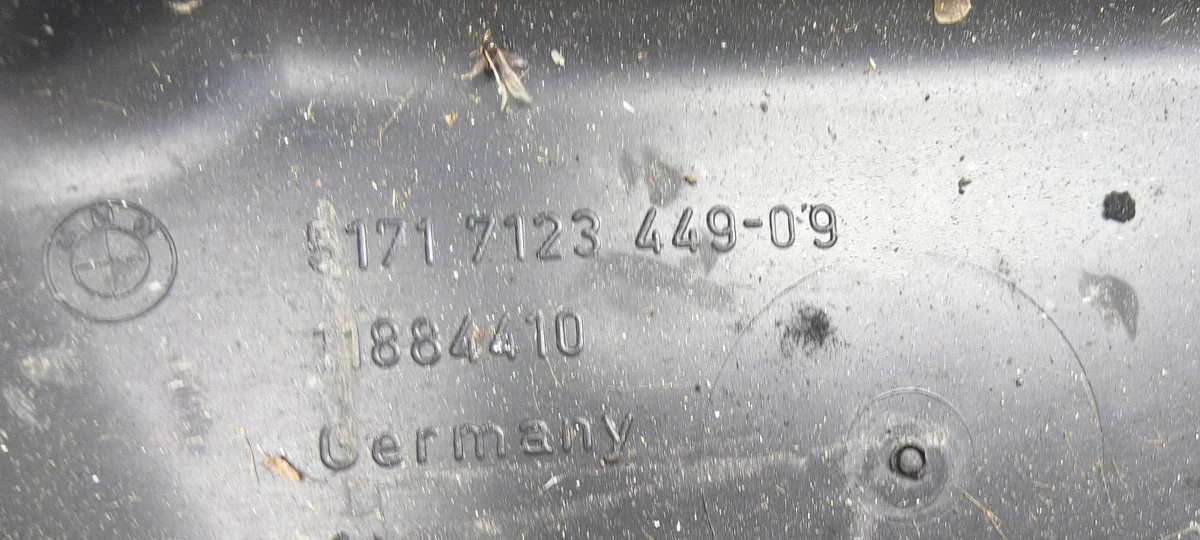 Abdeckung Scheibenwischermotor BMW X1 E84 image 6