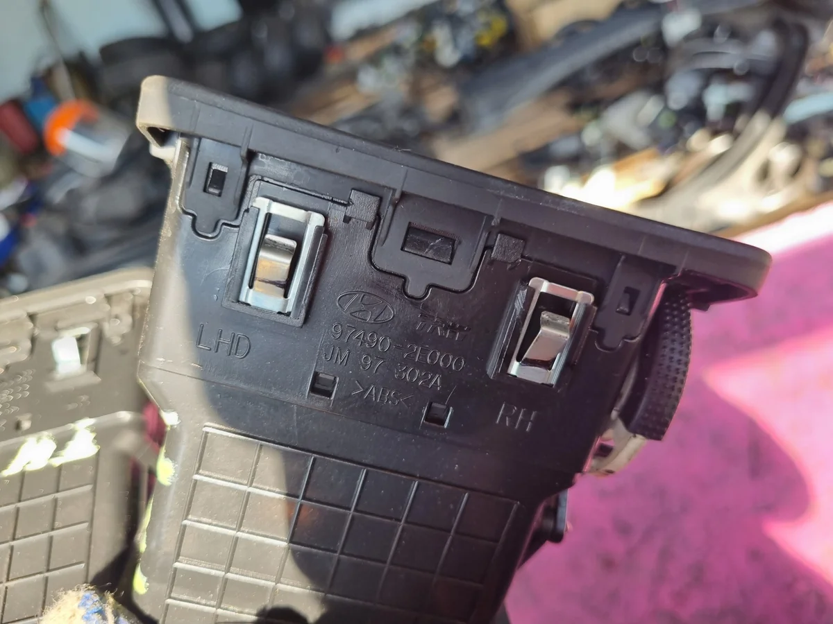 Hyundai Tucson I 04-10 Grilles Ventilation Noir image 5