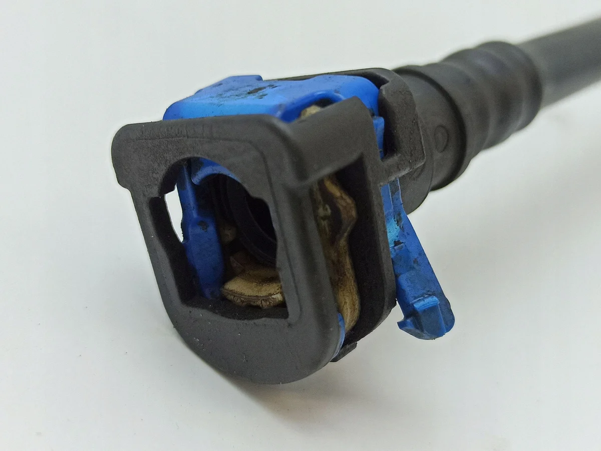 Tubo combustible Mercedes Sprinter A9104701100 image 8