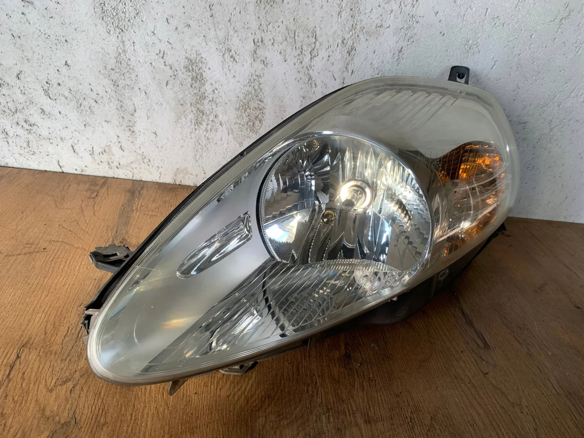 Fiat Grande Punto Koplamp Links Voor image 3