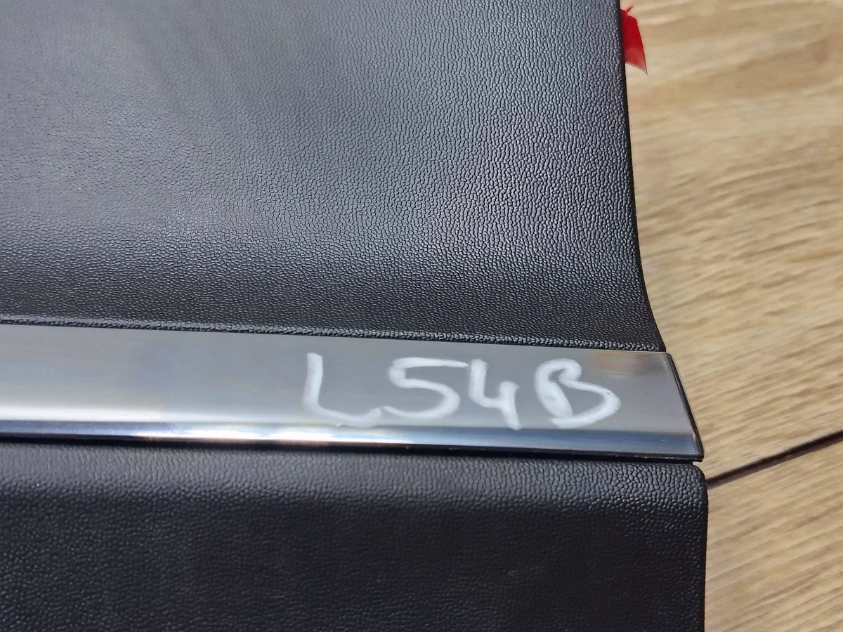 Friso Porta Esquerda Mercedes GLB X247 Cromado image 4