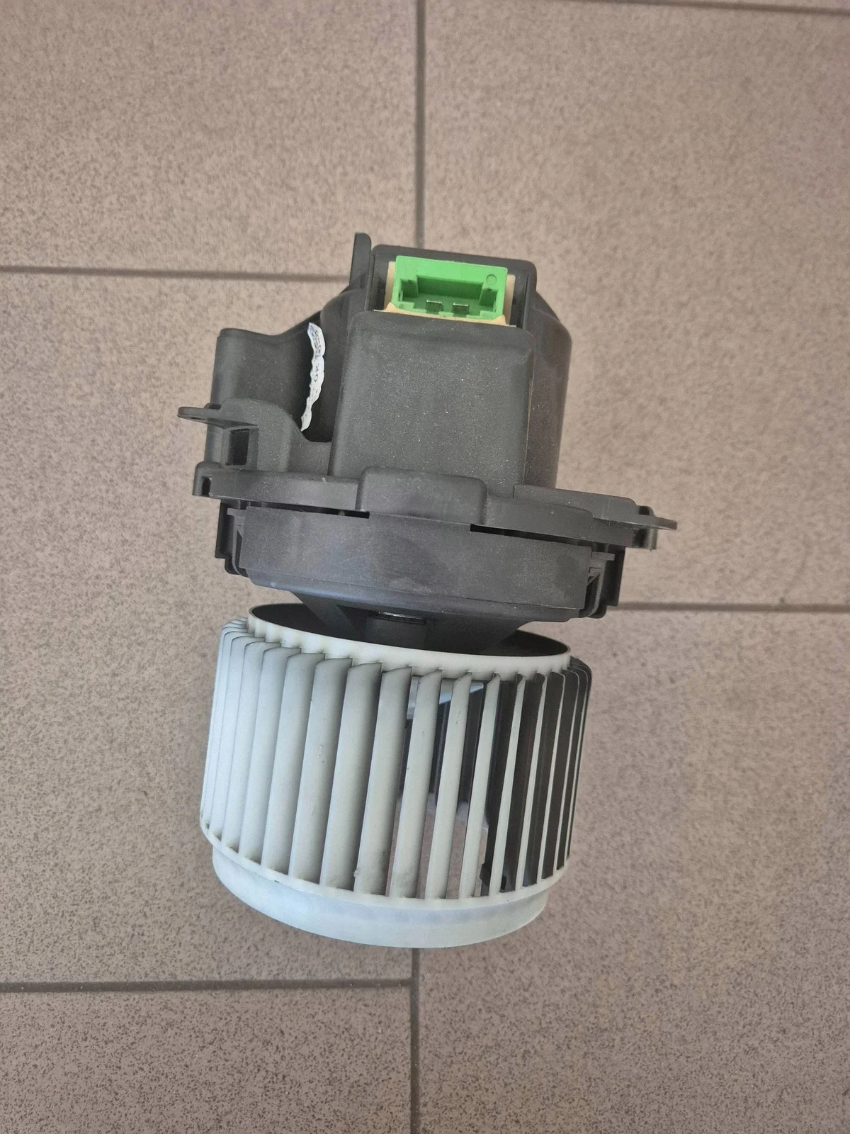 Dacia Sandero III 21- Ventilador M0116244 image 4