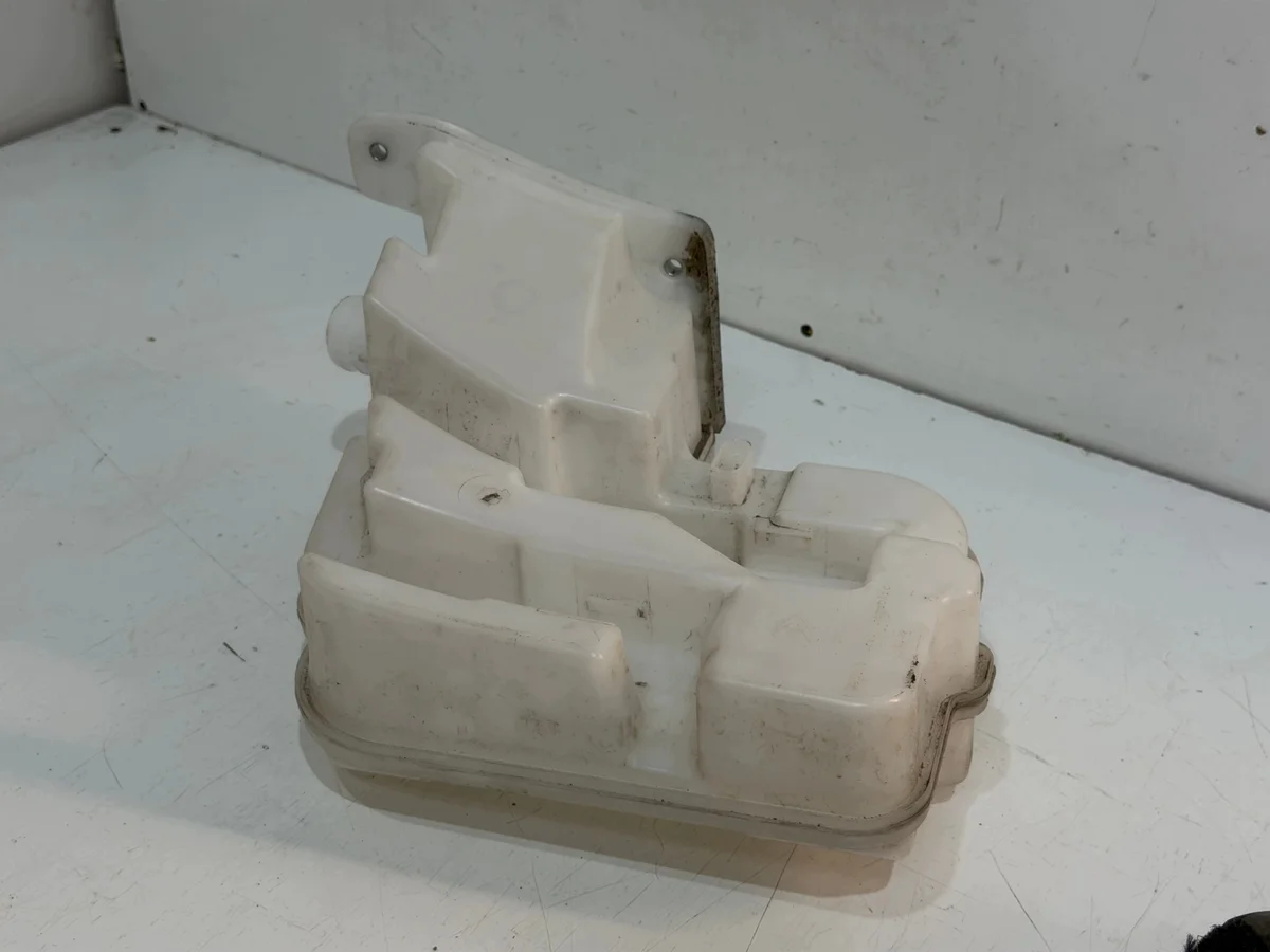 Audi A3 8Y Wischwasserbehälter 8Y0955449 thumbnail 4