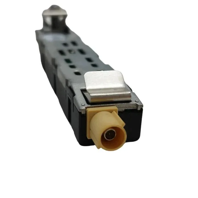 Antennenverstärker SKODA RAPID 5JJ035577 gebraucht image 3