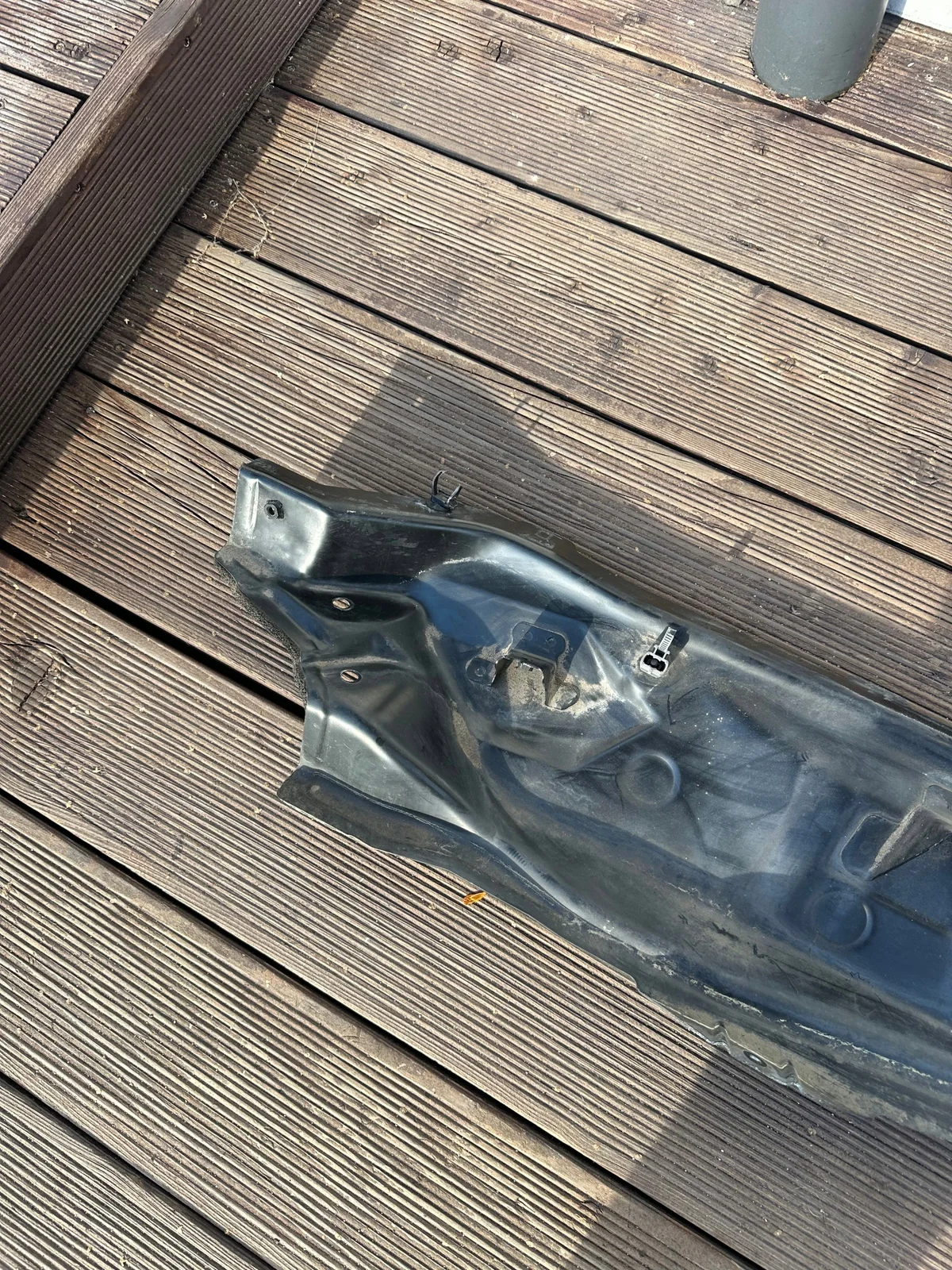 Lower Windshield Panel Nissan X-Trail T32 Used image 3