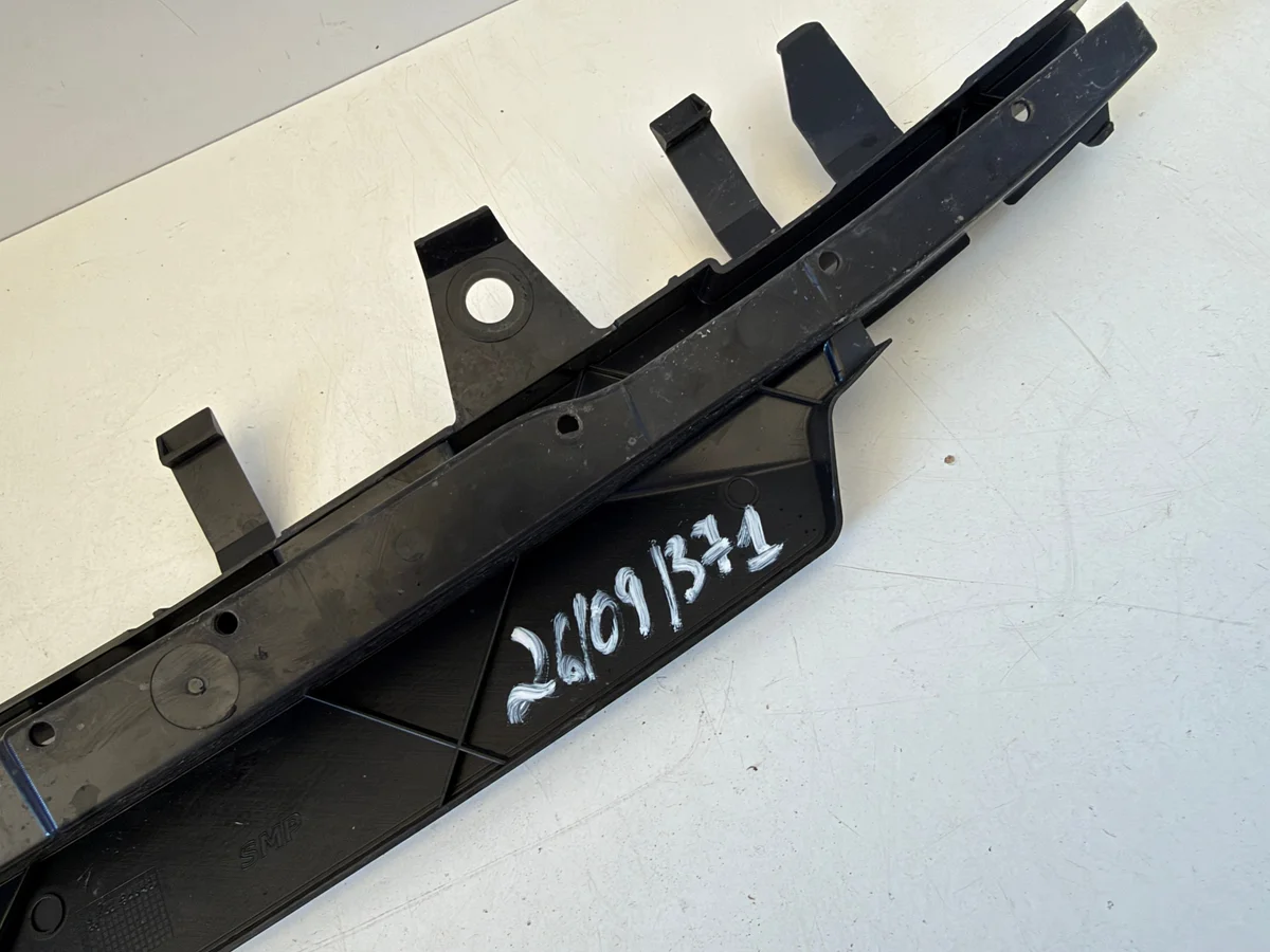 BMW 5 G60 G61 G68 Halter Stoßfänger vorne image 9