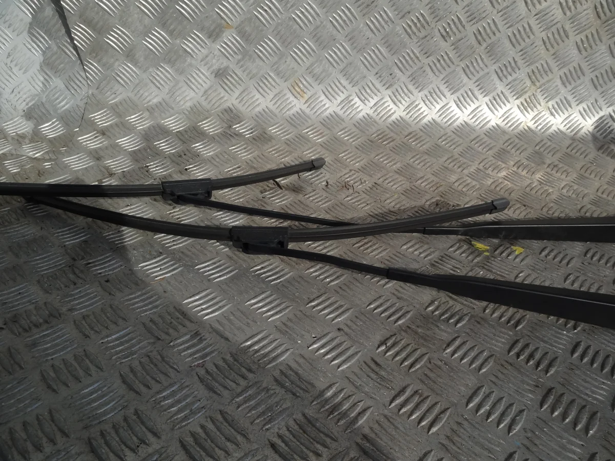 MAXUS DELIVER 9 Scheibenwischerarme vorne C00SV63 image 3