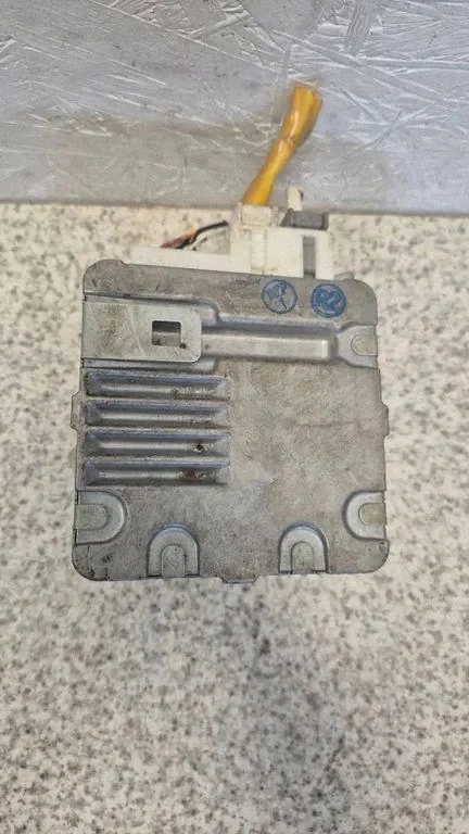 Ohjaustehostimen ohjausyksikkö Toyota Prius