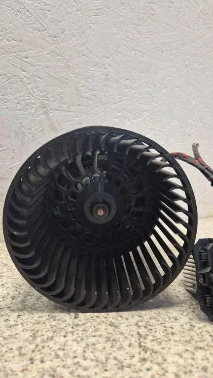 Motor Calefacción Peugeot 208 195023132 Usado image 5