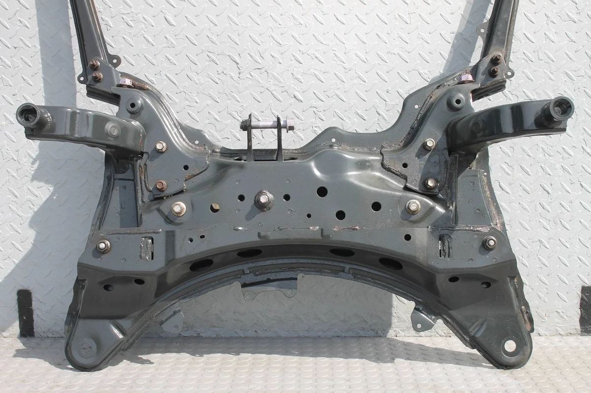 Toyota Corolla E21 Achsträger vorne gebraucht image 4