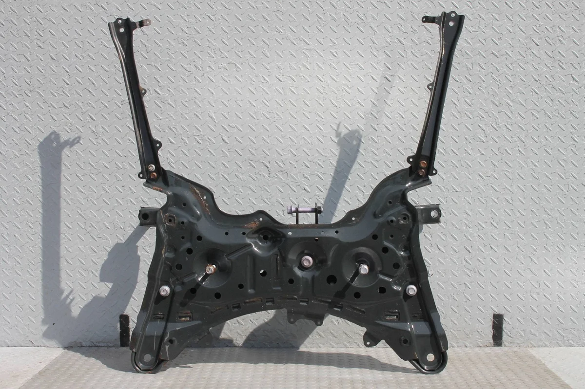 Toyota Corolla E21 Achsträger vorne gebraucht image 6