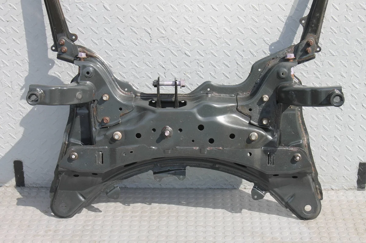 Toyota Corolla E21 Achsträger vorne gebraucht image 7