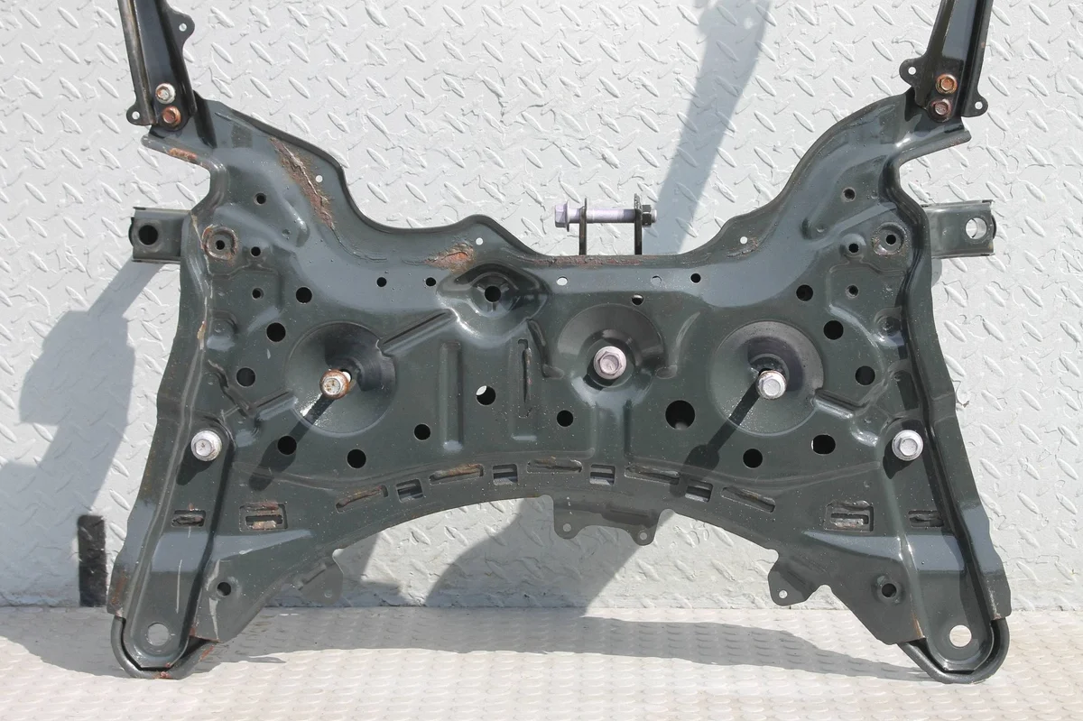 Toyota Corolla E21 Achsträger vorne gebraucht image 8
