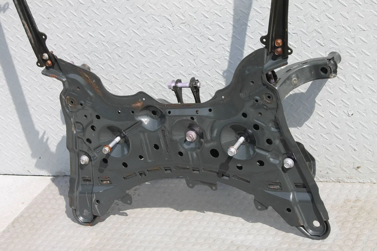 Toyota Corolla E21 Achsträger vorne gebraucht image 9