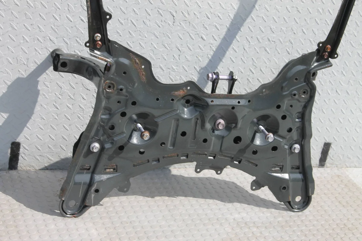 Toyota Corolla E21 Achsträger vorne gebraucht image 10