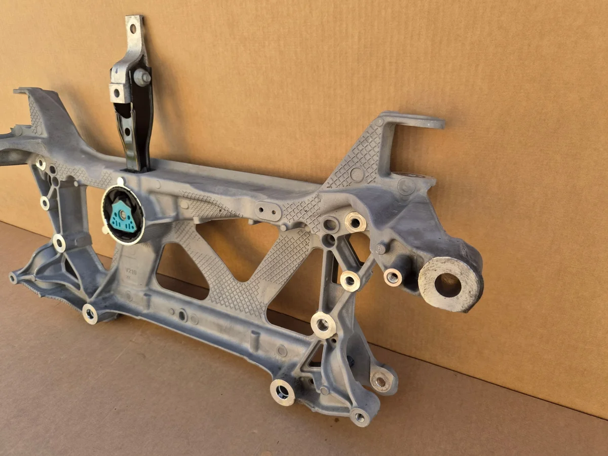 Soporte Motor Superb III Kodiaq Arteon VAGG 3Q0199369E image 3