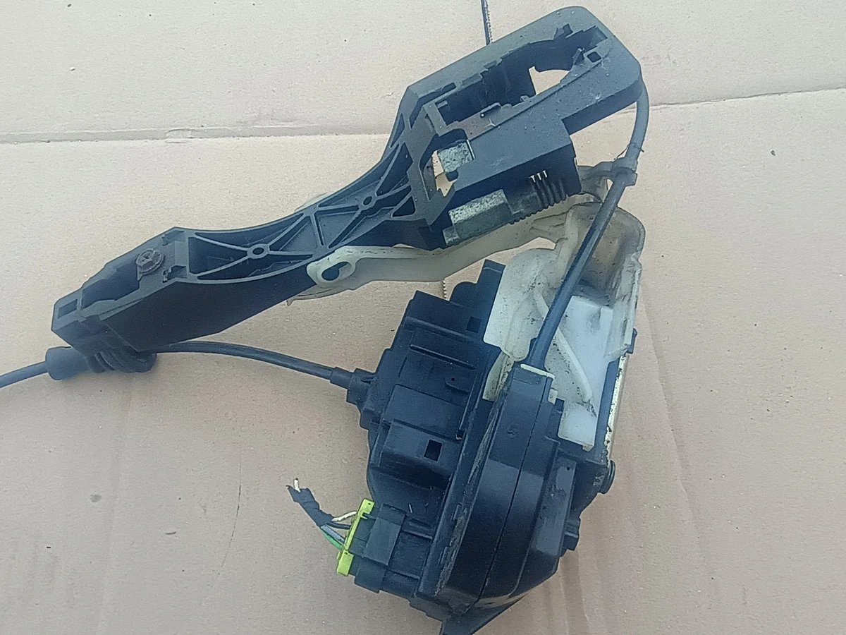 Fechadura Porta Traseira Esquerda Kia Ceed 1