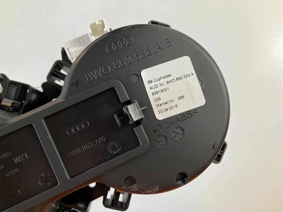 Getränkehalter Audi A4 B9 8W 8W0862533A image 4