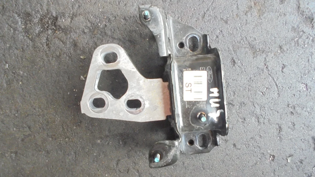 Ford Fiesta Mk7 ST Supporto Cambio Usato