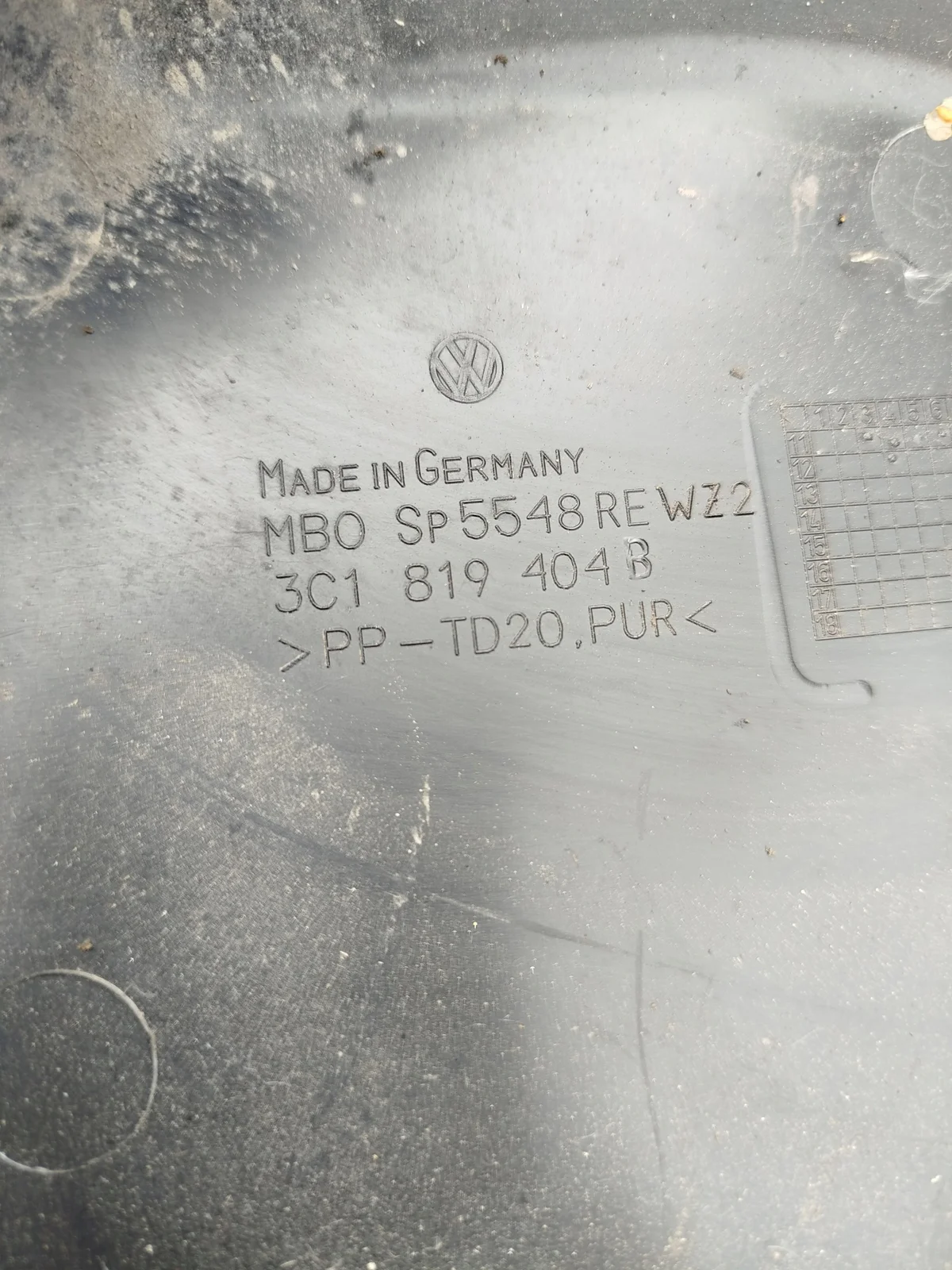 Tuulilasin alaosa VW Passat B6 image 3