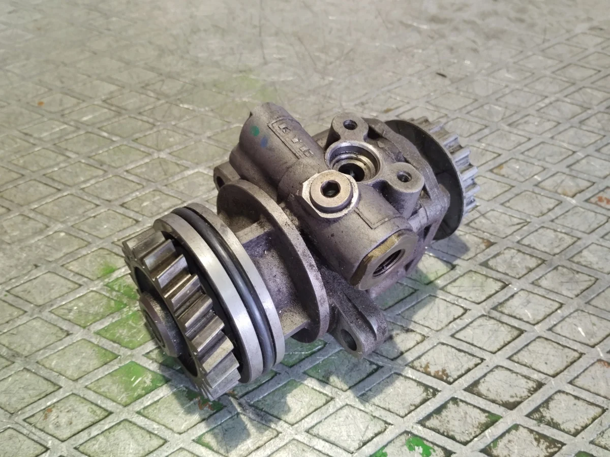 Bomba Servodirección VW Transporter T5 2.5 TDI Usada