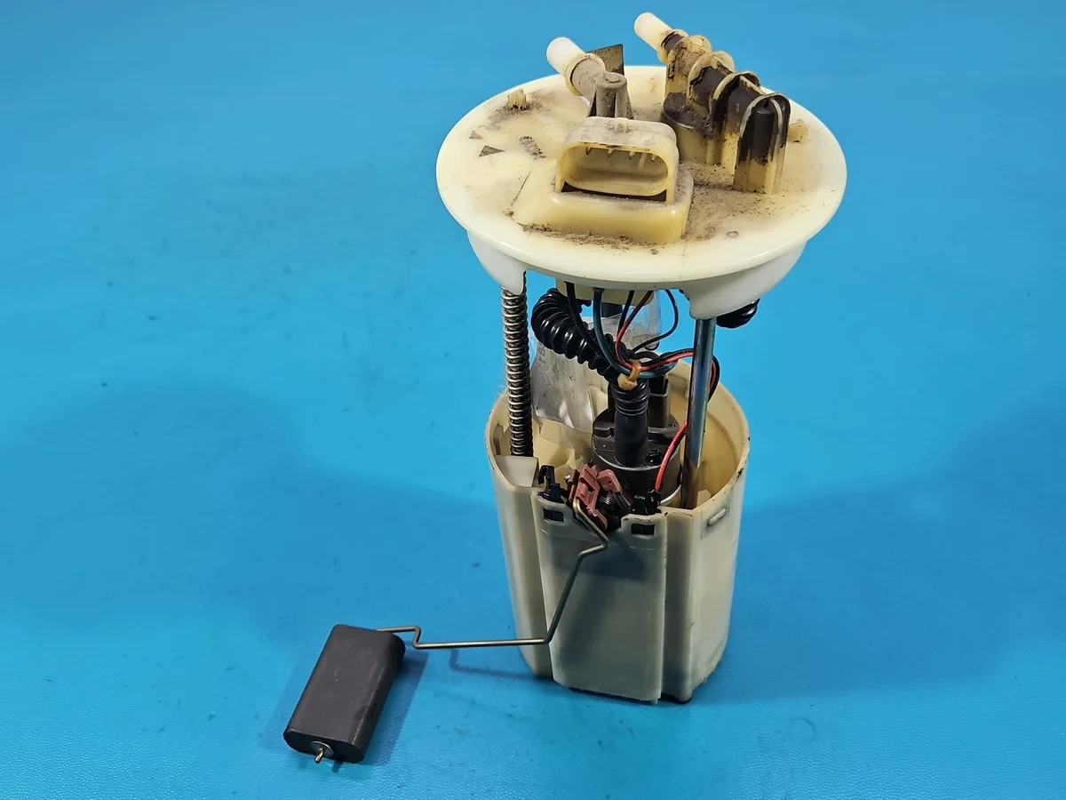 Bomba de Combustible DR 1.6 16V T11-1106610DA thumbnail 1