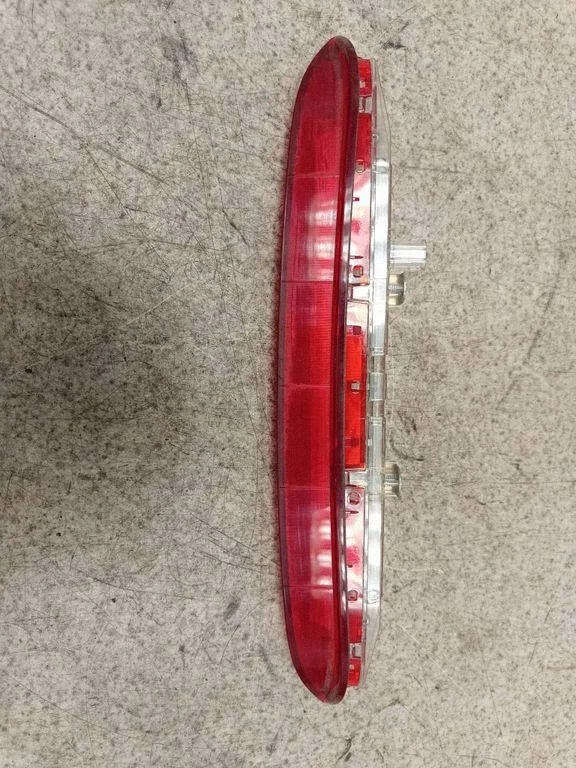 Mazda 6 3rd Brake Light Used E4028343 image 3