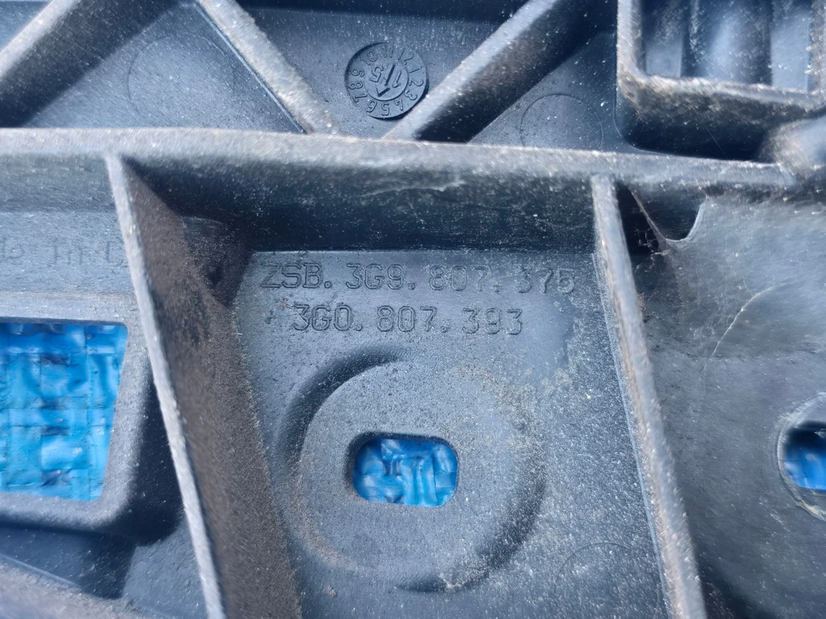 VW Passat B8 Kombi Gleitschiene Links Hinten image 3