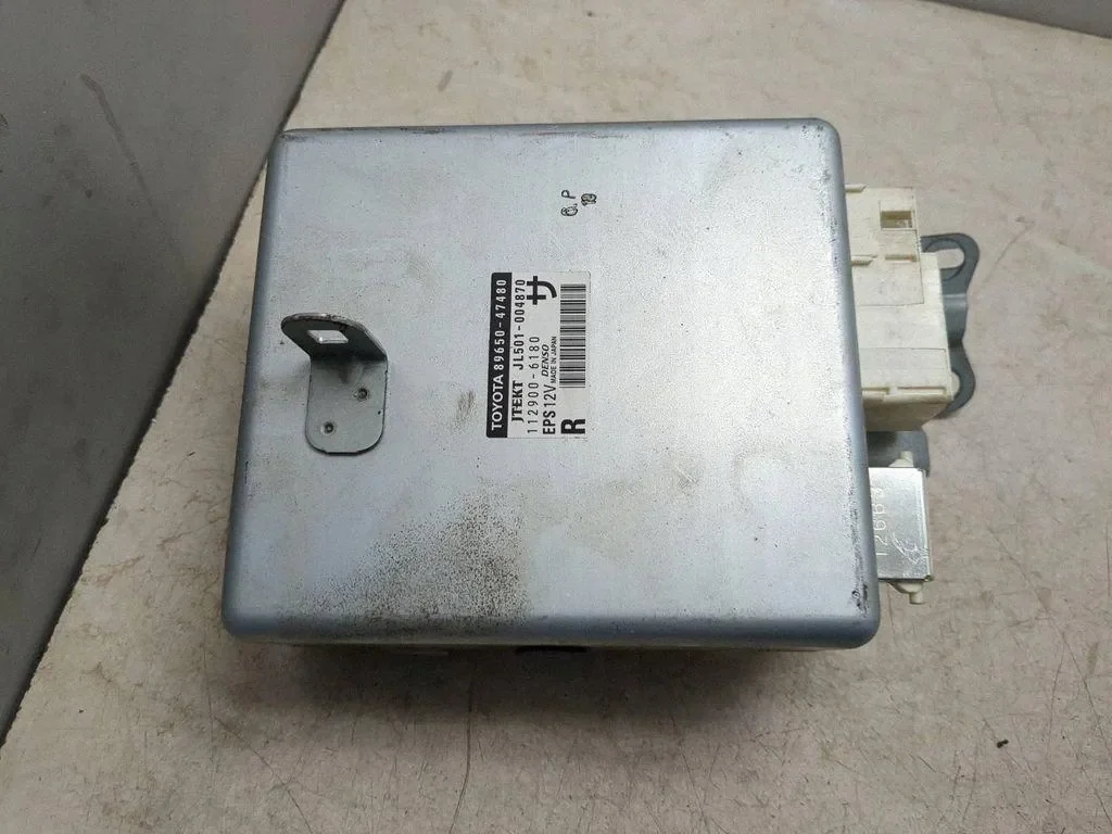 Unité direction assistée Toyota Prius C NHP10