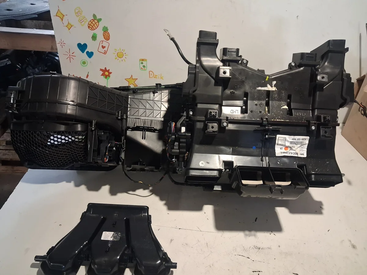 Calefactor Mercedes C W205 A2058309504 Usado