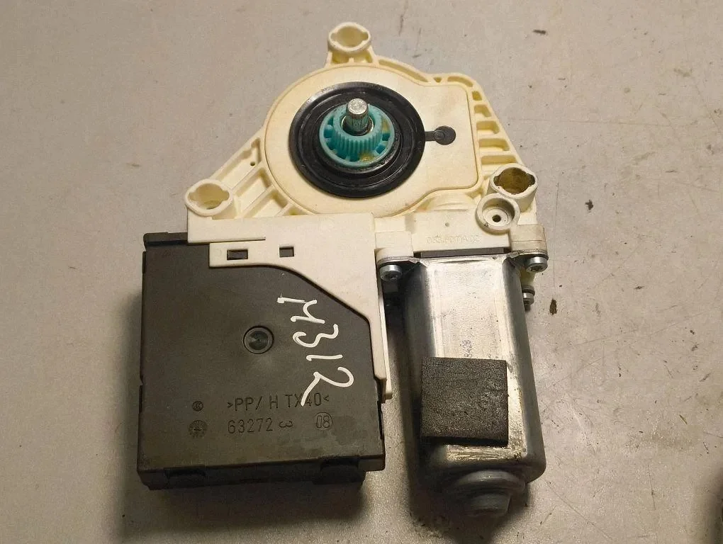 Motor Limpa Para-Brisas Audi A3 Sportback 8PA Usado image 3