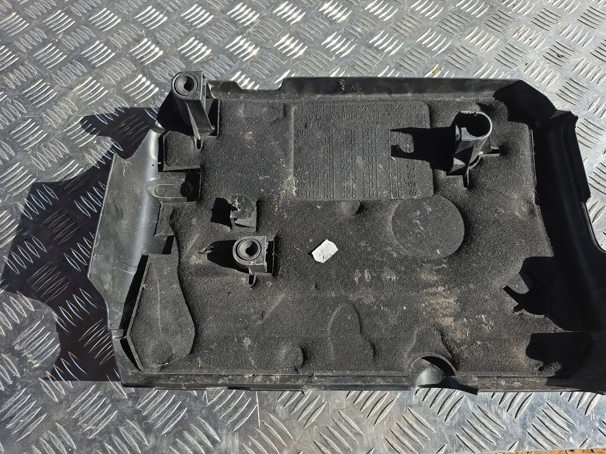 Audi TT Mk3 Engine Cover 8S 06K103925 image 5