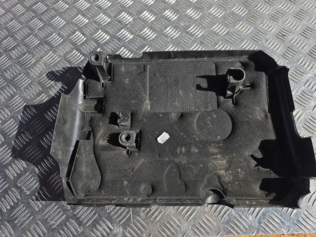 Audi TT Mk3 Engine Cover 8S 06K103925 image 9