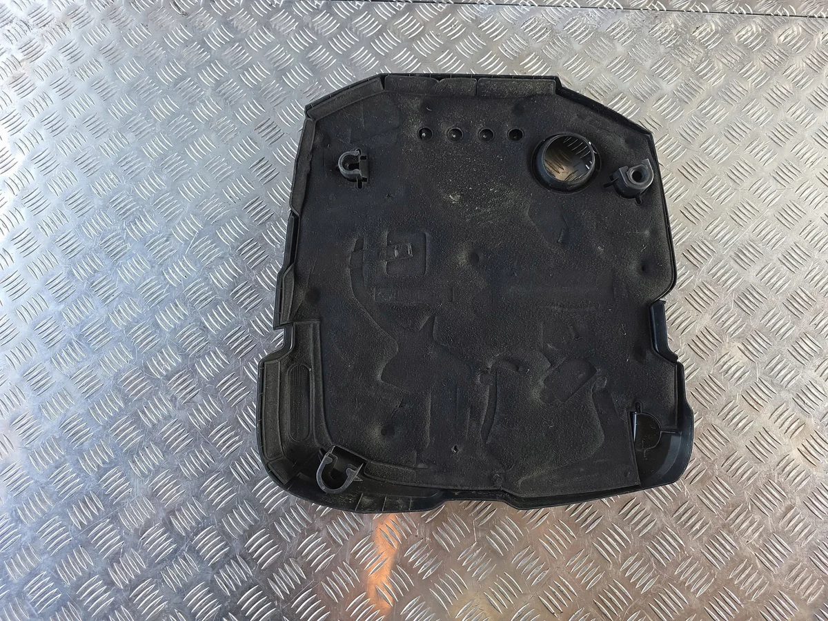 Cache moteur Audi A4 B9 A5 8W TDI 04L103925P image 10