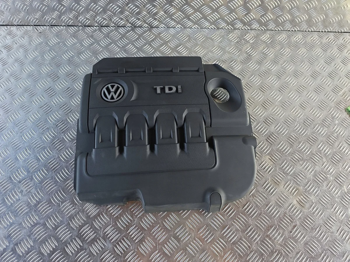 Volkswagen 04L103954T Cubierta Motor Usada