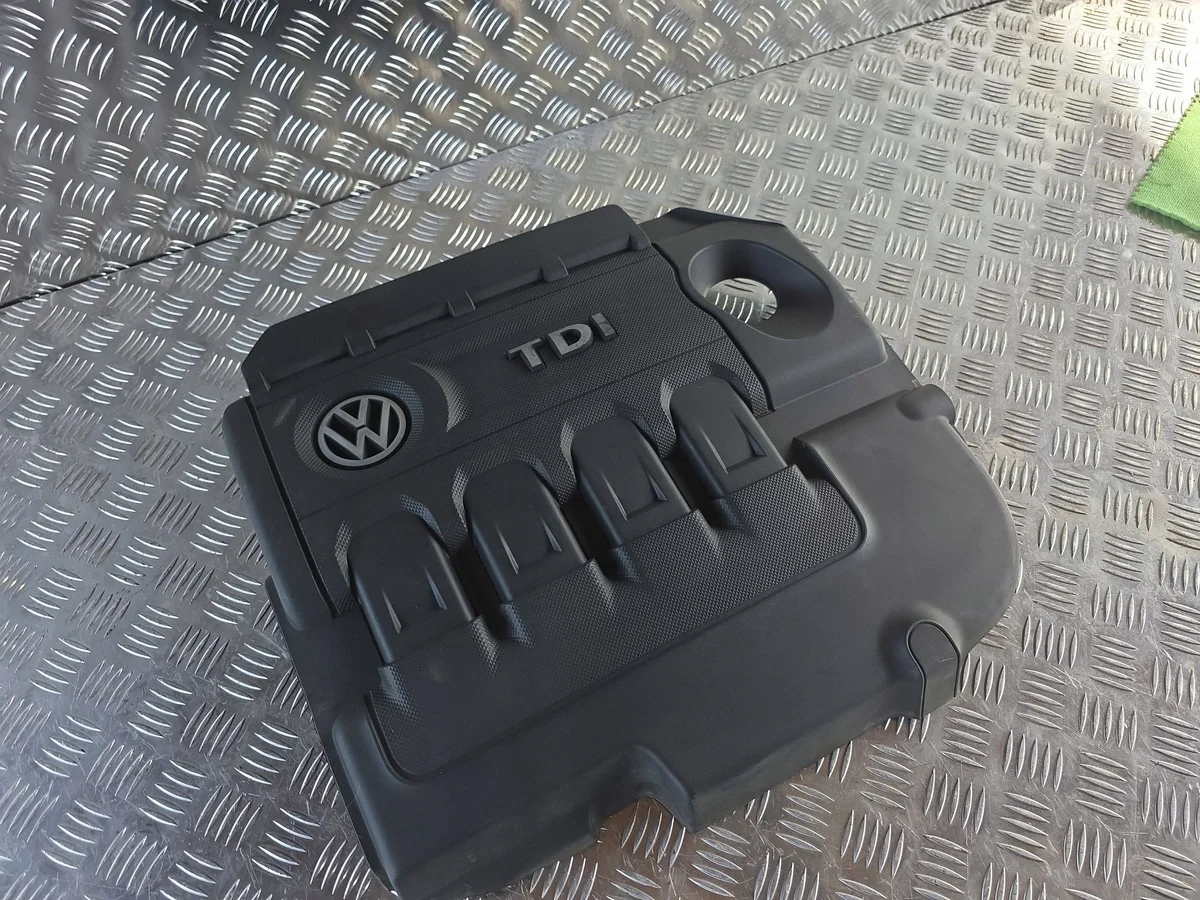VW 04L103954T Motorabdeckung gebraucht image 4