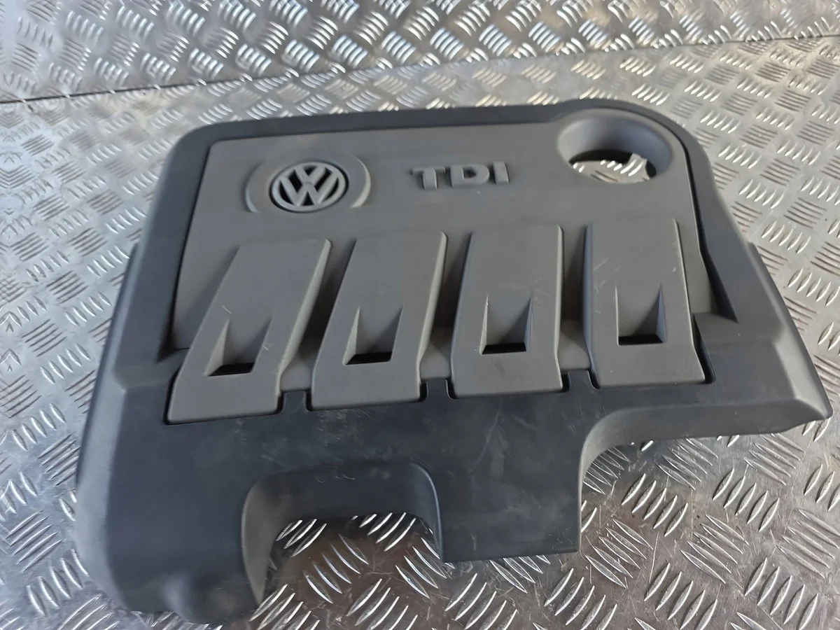 Cubierta superior motor VW Passat B6 2.0 TDI image 5
