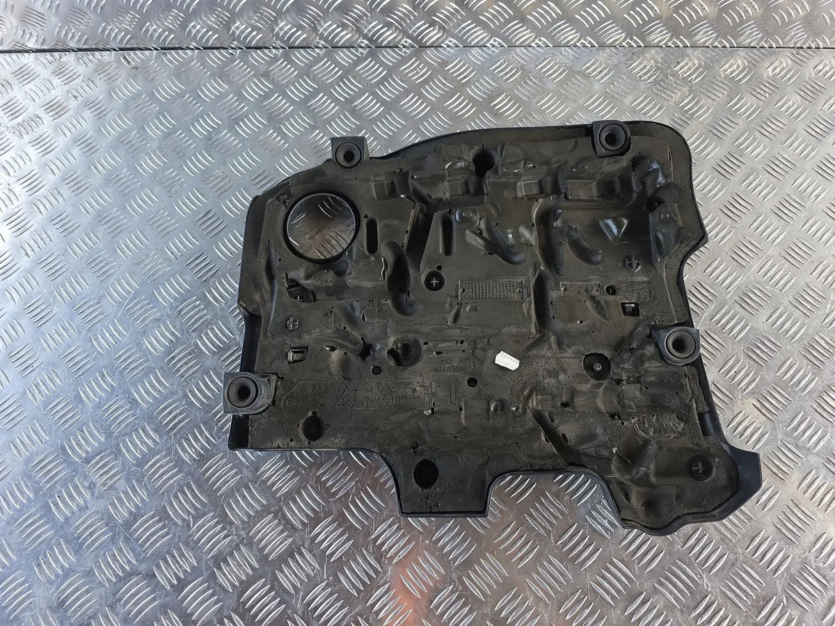 Cubierta superior motor VW Passat B6 2.0 TDI image 9