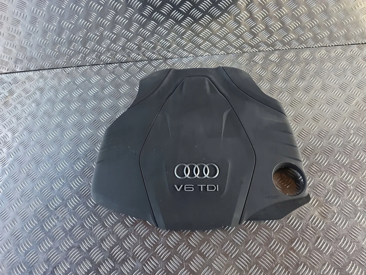 Audi moottorin suojakansi 059103925BE