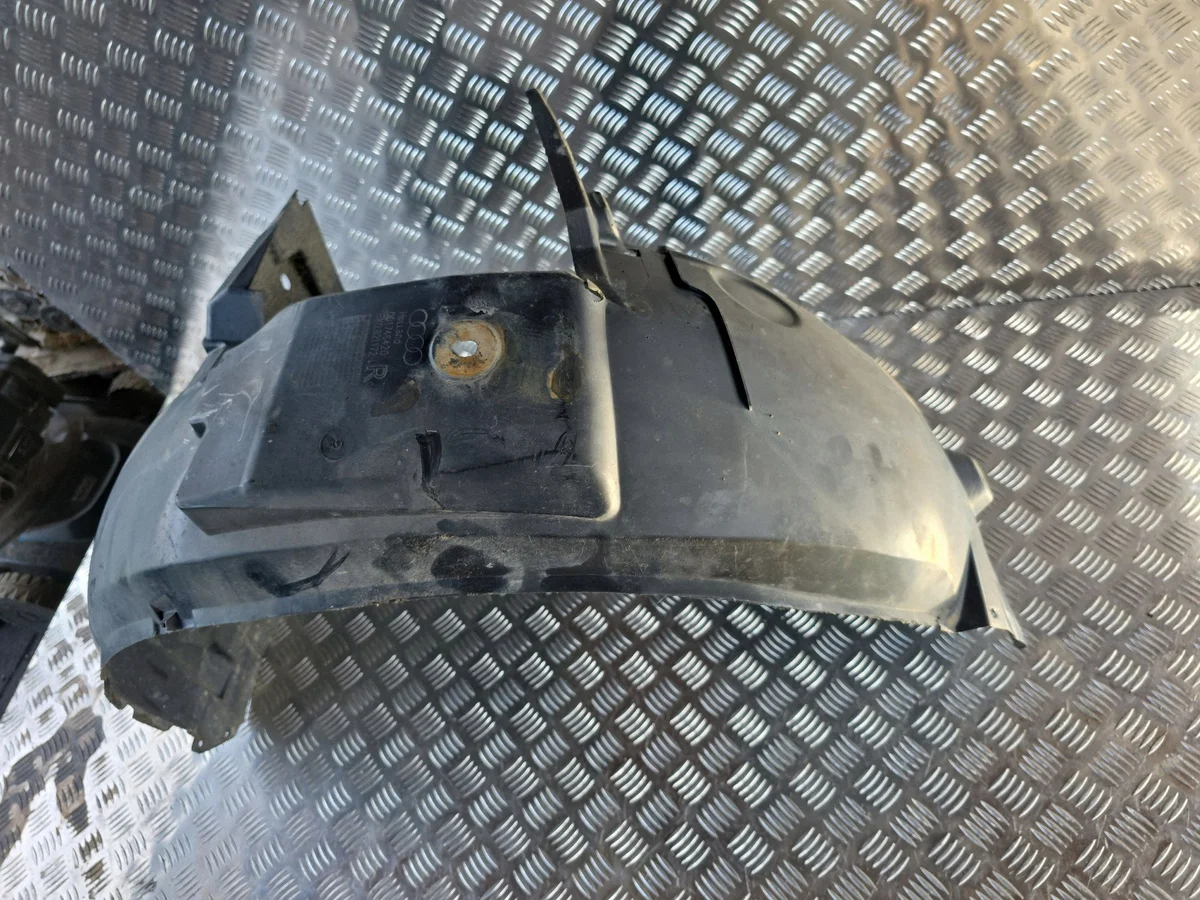 Audi A4 S4 B8 8K0821172 - Cobre-lama Usado image 3