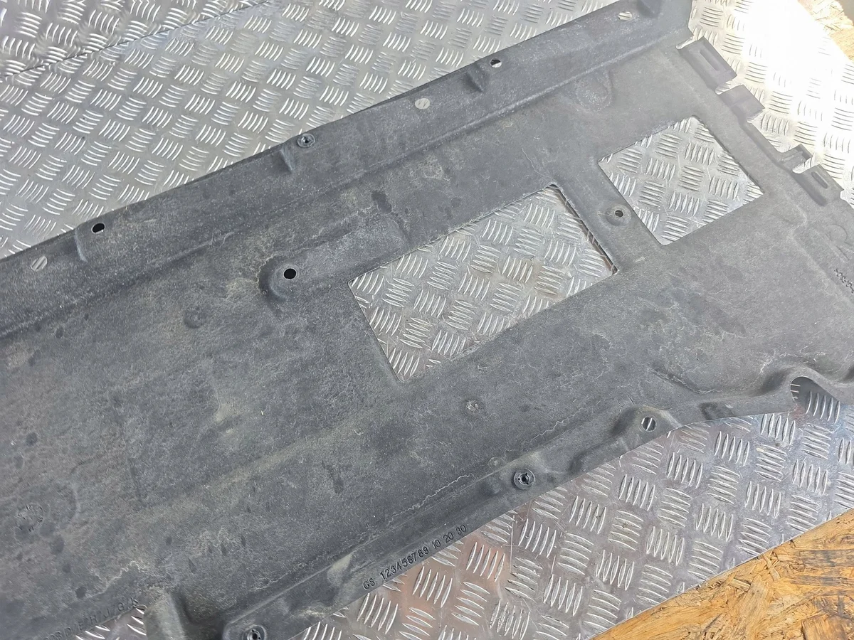 Audi A6 C7 Underbody Shield 4G0825208D image 3