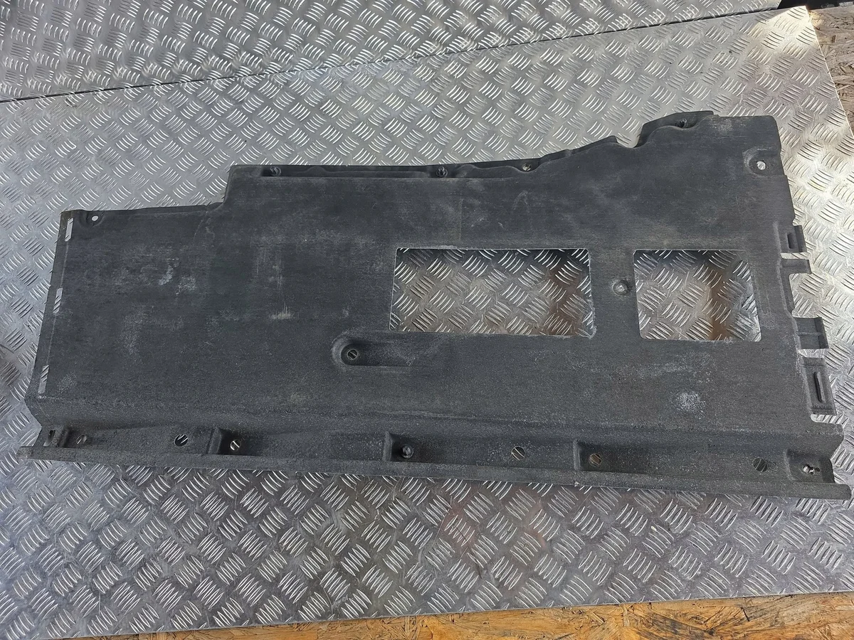 Audi A6 C7 Underbody Shield 4G0825208D image 5