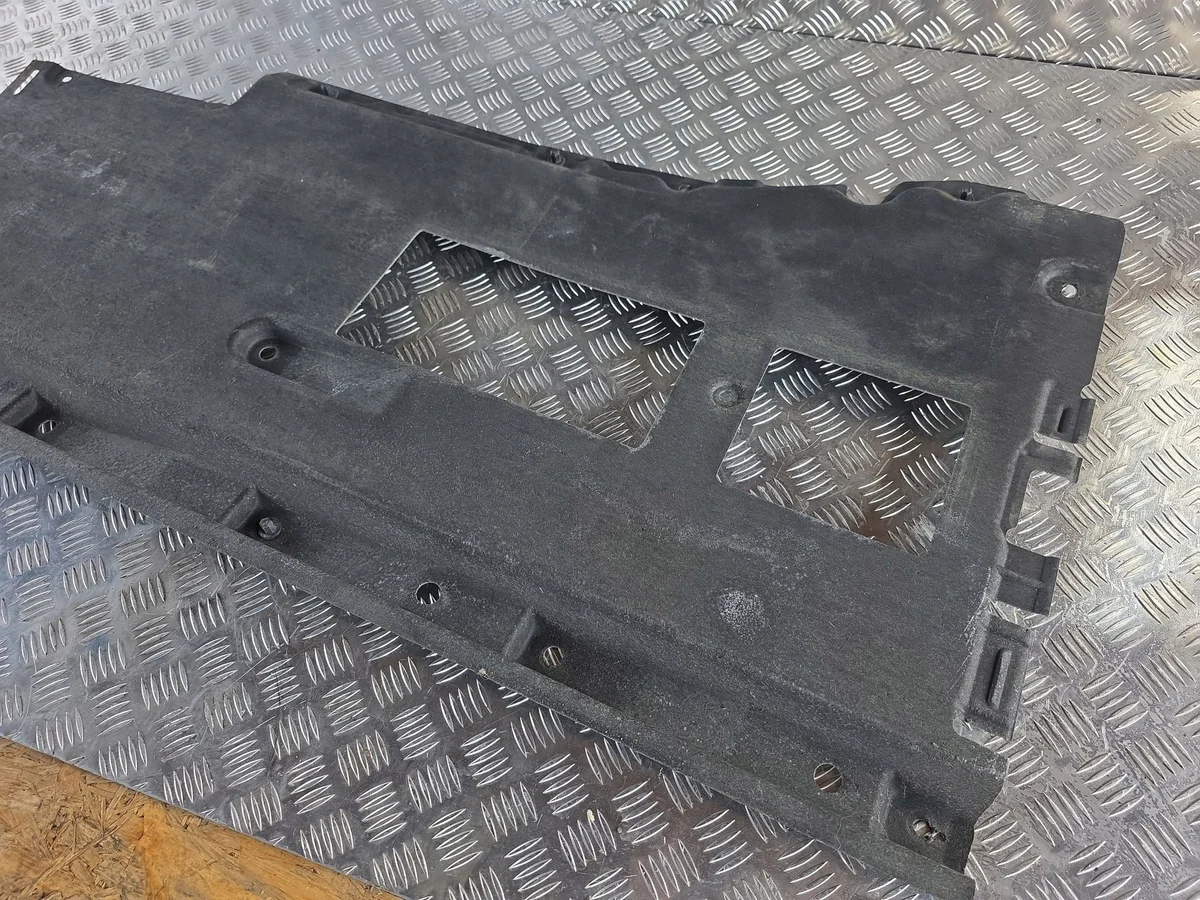Audi A6 C7 Underbody Shield 4G0825208D image 6