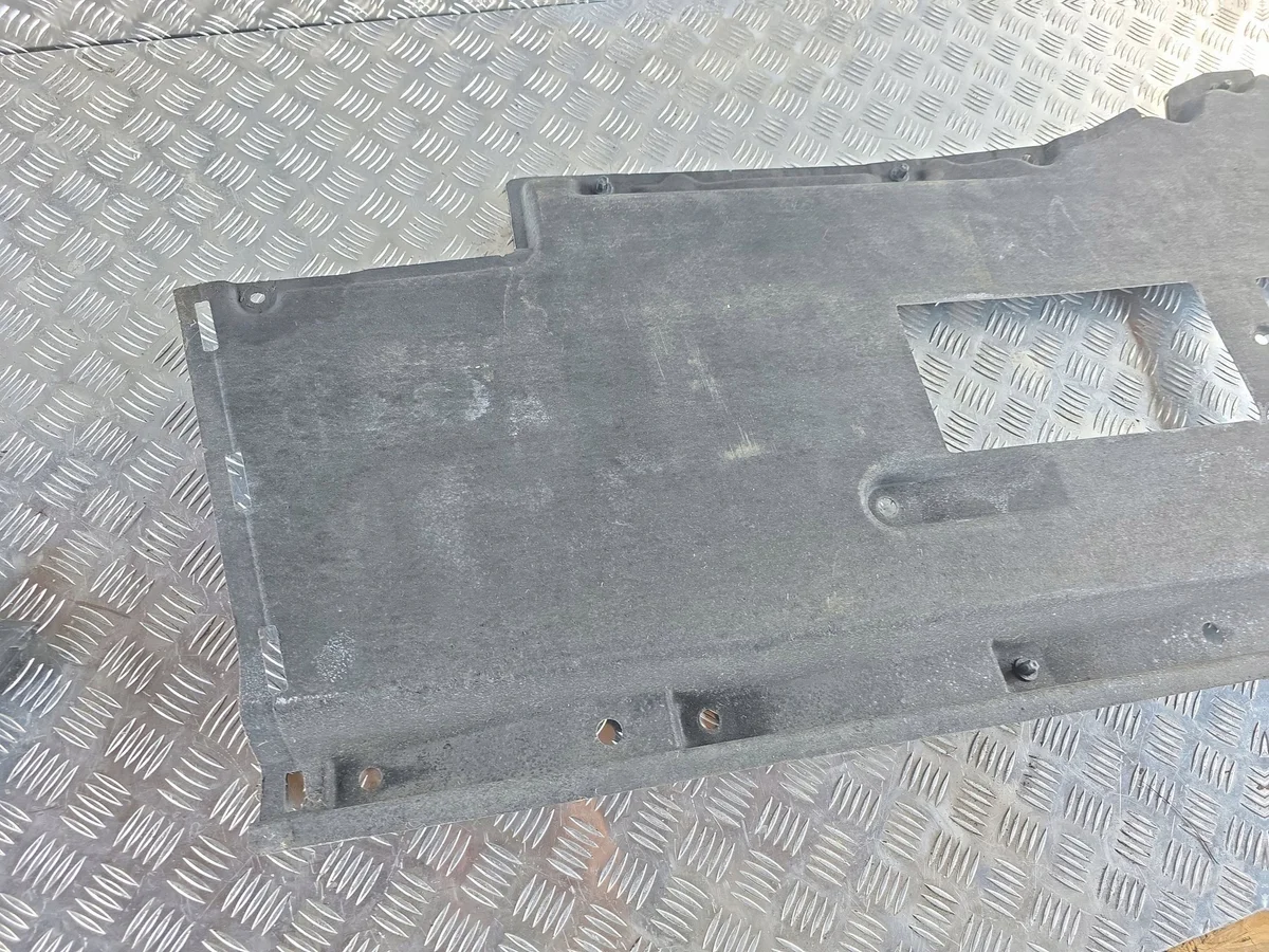 Audi A6 C7 Underbody Shield 4G0825208D image 8
