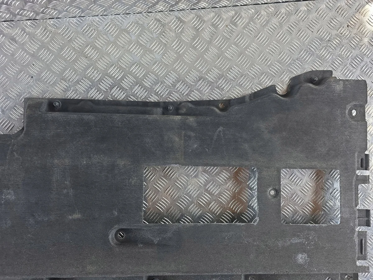 Audi A6 C7 Underbody Shield 4G0825208D image 9