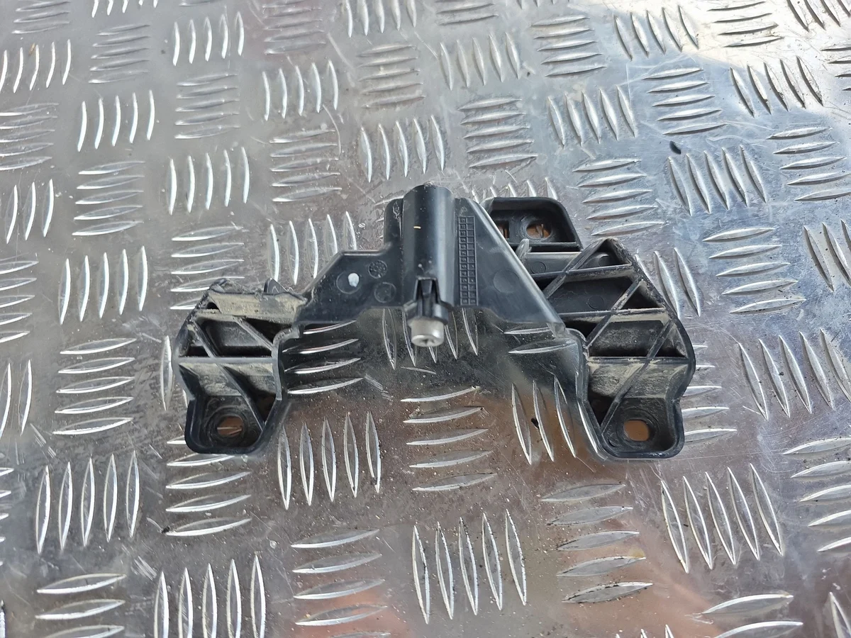 Voorste bumperbalk Skoda Octavia Mk4 5E3807989