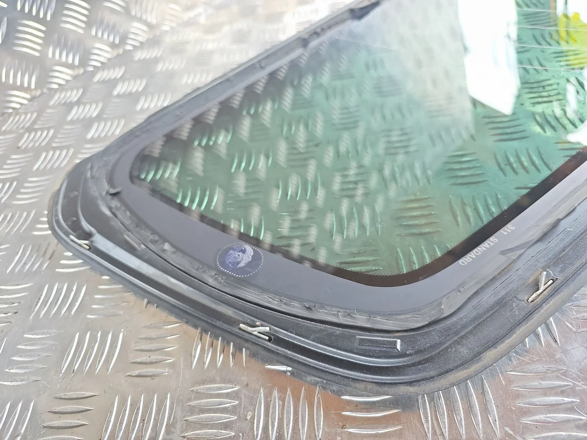 Seitenfenster hinten Volvo XC70 30716753 image 9