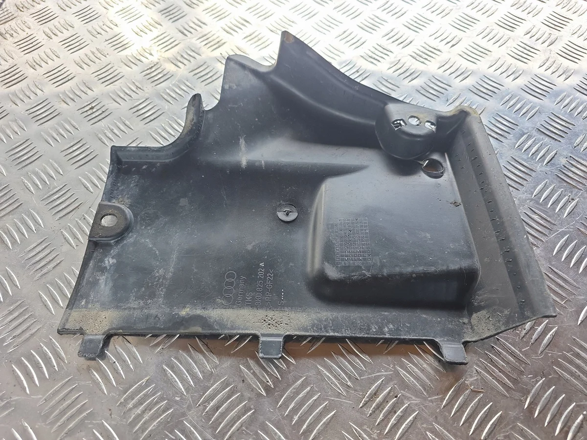 Audi 8K0825202A Lower Front Cover Used